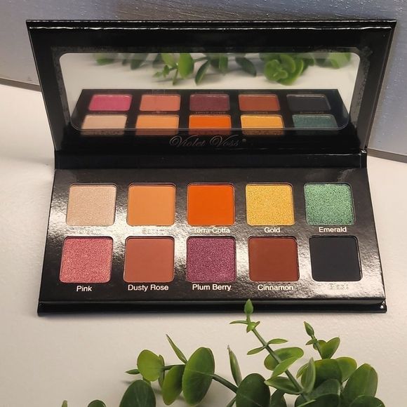 Violet Voss Essentials Pro Series Palette - Picture 1 of 4
